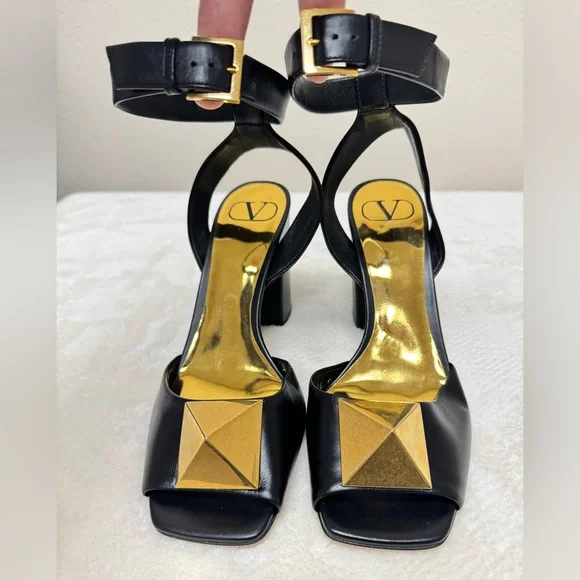 Valentino Garavani - One Stud 90 Leather Sandals - women’s Size 38 - US 8 - Picture 7 of 15